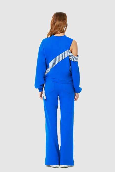 Gizia Knitted Saks Blue Tracksuit With One Shoulder Open Strip Accessory Detailed Sweatshirt and Trousers. 3