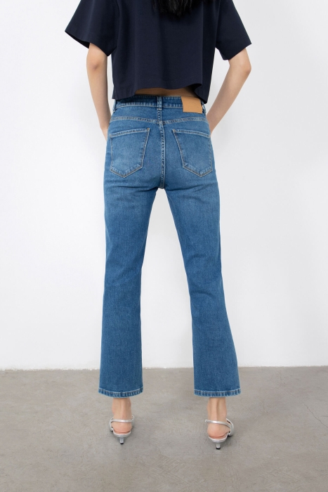 Gizia Straight Cut Jean Trousers. 3