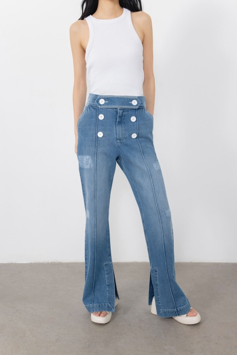 Gizia Jeans with Button Epaulette Slit Detail. 3