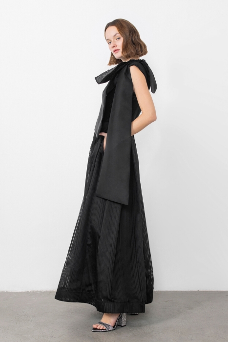 Gizia One Shoulder Asymmetrical Black Dress With Embroidered Bow Detail. 2
