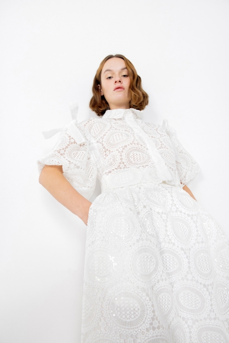 Gizia Embroidered Ecru Lace Shirt with Bow Detail On the Shoulders. 2