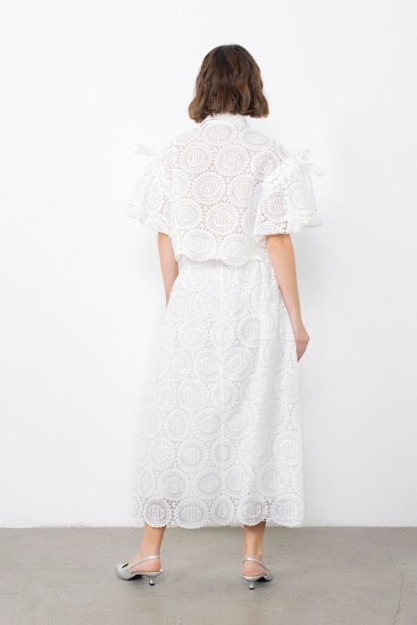 Gizia Embroidered Ecru Lace Shirt with Bow Detail On the Shoulders. 4