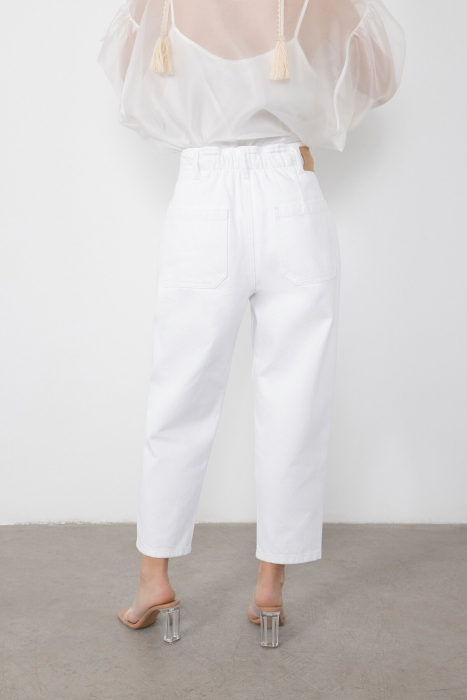 Gizia White Mom Jean Trousers. 5 Gizia White Mom Jean Trousers. 5