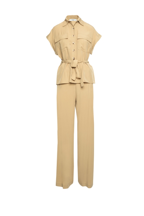 Gizia Brown Suit With Double Pocket Flap, Comfortable Shirt Trousers With Waist Closure. 1