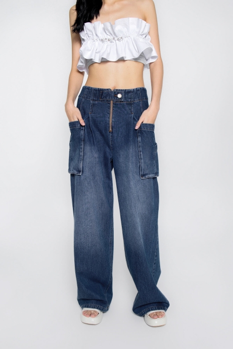 Gizia Jeans with Buckle Band with Pocket Detail. 2