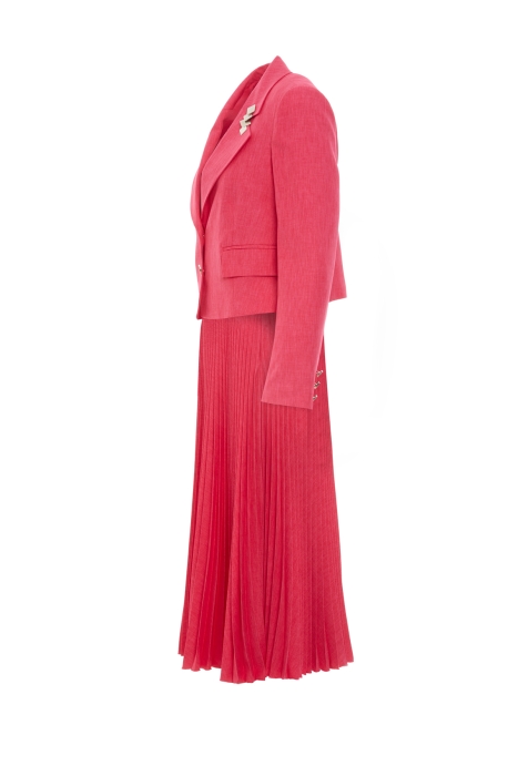 Gizia Pleated Short Jacket and Skirt Coral Suit. 2