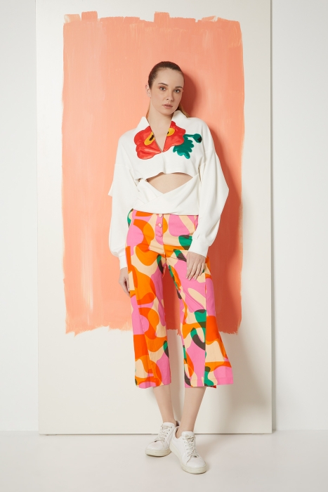 Gizia Embroidered Ecru Crop Sweat. 1 Gizia Embroidered Ecru Crop Sweat. 1