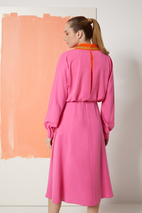 Gizia Two-Color Pink Shirt Dress With Embroidery Detail. 3