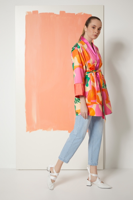 Gizia Fuchsia Kimono with Embroidery Detail Pattern. 2 Gizia Fuchsia Kimono with Embroidery Detail Pattern. 2