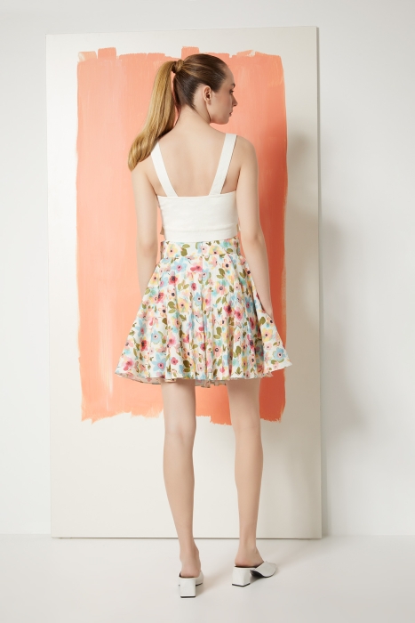 Gizia White Jean Crop-Top with Ecru Wash. 3 Gizia White Jean Crop-Top with Ecru Wash. 3