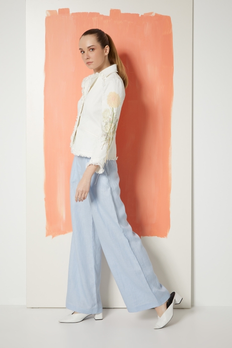 Gizia White Jean Jacket with Floral Print. 2 Gizia White Jean Jacket with Floral Print. 2