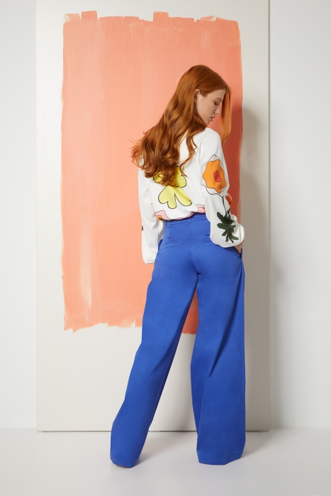 Gizia Red Sweatshirt with Patterned Front Zipper. 3 Gizia Red Sweatshirt with Patterned Front Zipper. 3