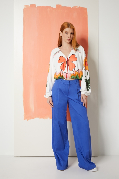 Gizia Red Sweatshirt with Patterned Front Zipper. 1 Gizia Red Sweatshirt with Patterned Front Zipper. 1