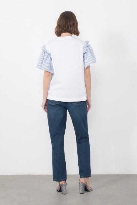 Gizia Ruffle Detailed White Tshirt. 4