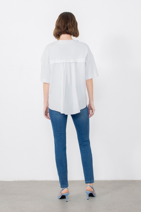 Gizia White Tshirt with Embroidered Collar with Shirring Detail. 4