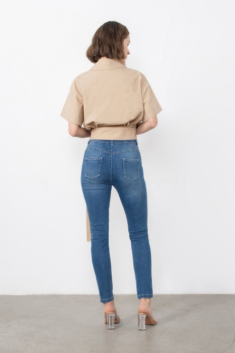 Gizia Beige Blouse with Asymmetric Double-breasted Closed Pockets. 3