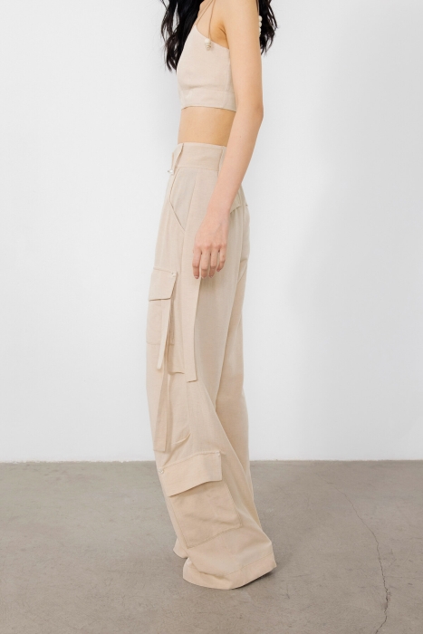 Gizia Beige Trousers With Cargo Pockets and Processing Detail. 3