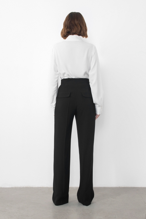 Gizia Embroidered Ecru Shirt With Slits On The Sleeves. 3