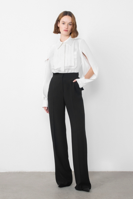 Gizia Embroidered Ecru Shirt With Slits On The Sleeves. 1