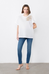 Gizia Embroidery Detailed White Tshirt. 3