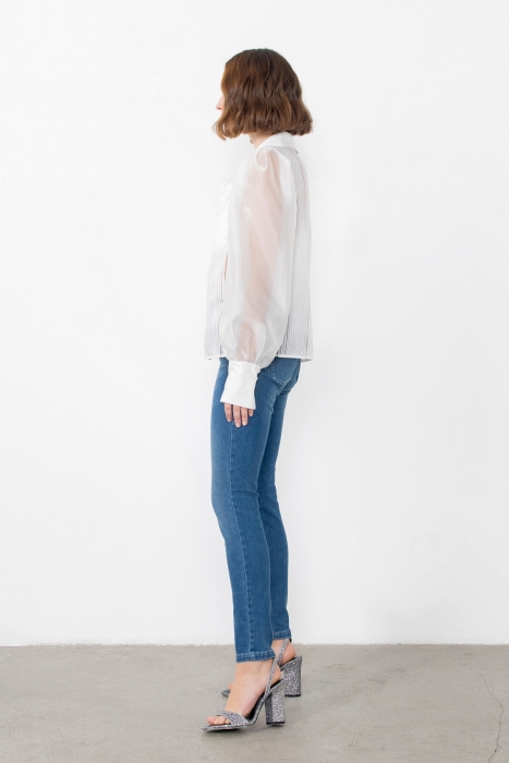 Gizia Transparent White Shirt With Lace Accessories With Flower Brooch. 2 Gizia Transparent White Shirt With Lace Accessories With Flower Brooch. 2
