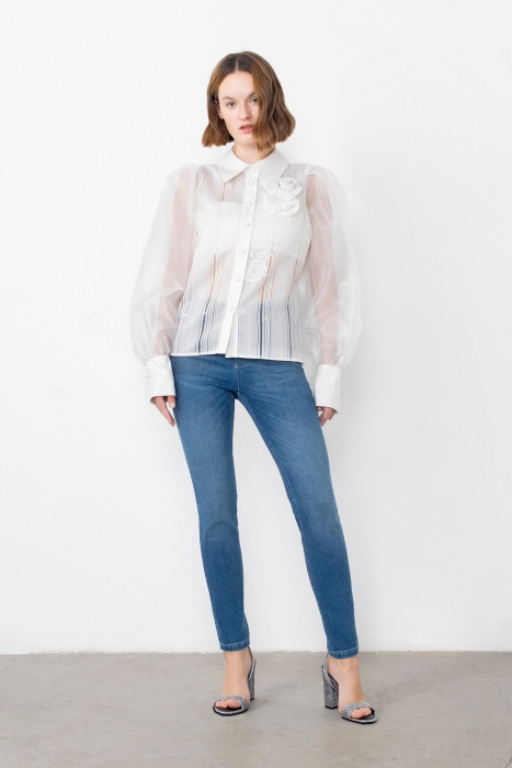 Gizia Transparent White Shirt With Lace Accessories With Flower Brooch. 1 Gizia Transparent White Shirt With Lace Accessories With Flower Brooch. 1