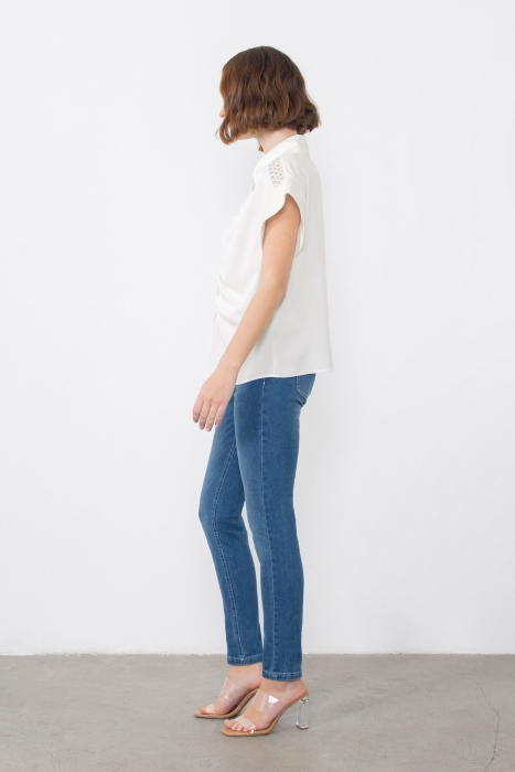 Gizia Ecru Shirt With Shoulder Stripe Accessories. 2