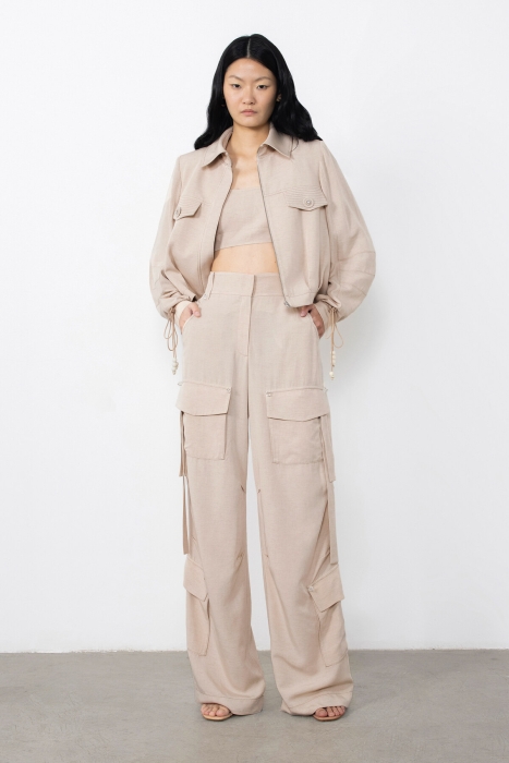 Gizia Beige Trousers With Cargo Pockets and Processing Detail. 1