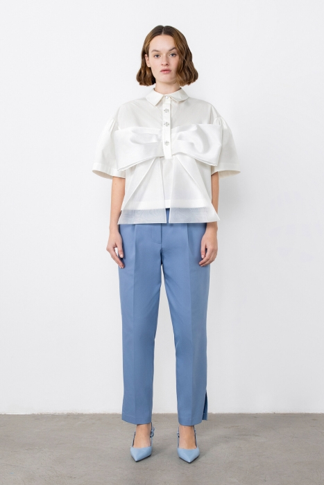 Gizia Embroidered Ecru Blouse With Large Bow Detail On The Front. 1