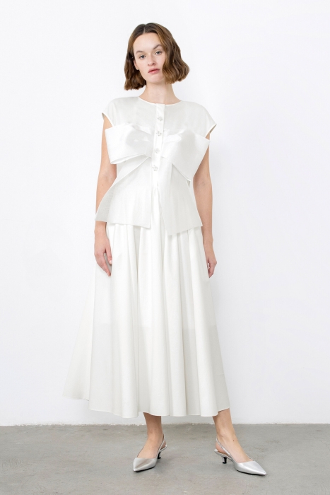Gizia Embroidered Ecru Dress with Bow Detail. 1