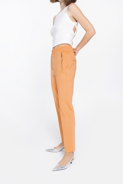 Gizia Rubber Waisted Salmon Trousers With Metal Zipper Detail. 4