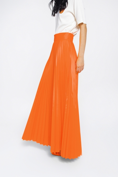 Gizia Raincoat Fabric Pleated Orange Skirt. 2