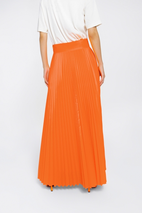 Gizia Raincoat Fabric Pleated Orange Skirt. 3