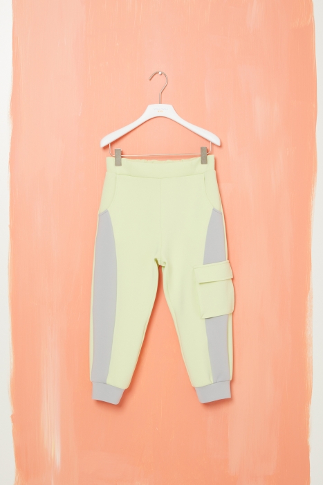 Gizia Two-Color Scuba Jogger Pants. 1