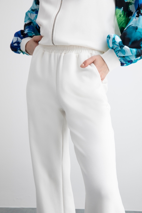 Gizia Comfortable Cut Ecru Suit With Wide Collar Zipper Detail Low Shoulder. 4