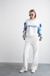 Gizia Comfortable Cut Knitted Sweatshirt With Always Lettering Printed Ecru Tracksuit. 3