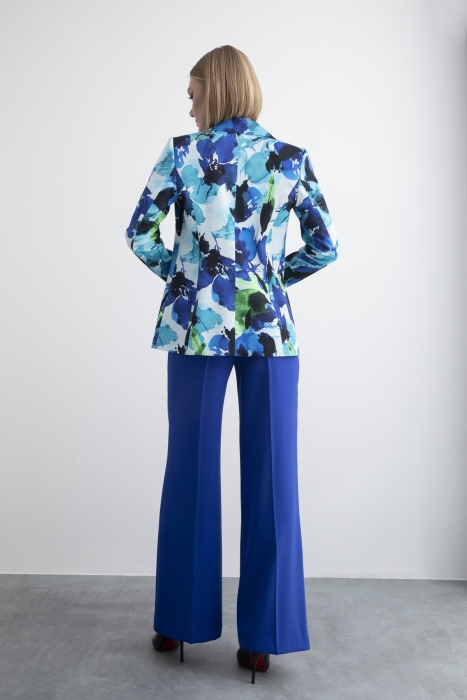 Gizia Suit with Patterned Jacket and Blue Trousers. 6