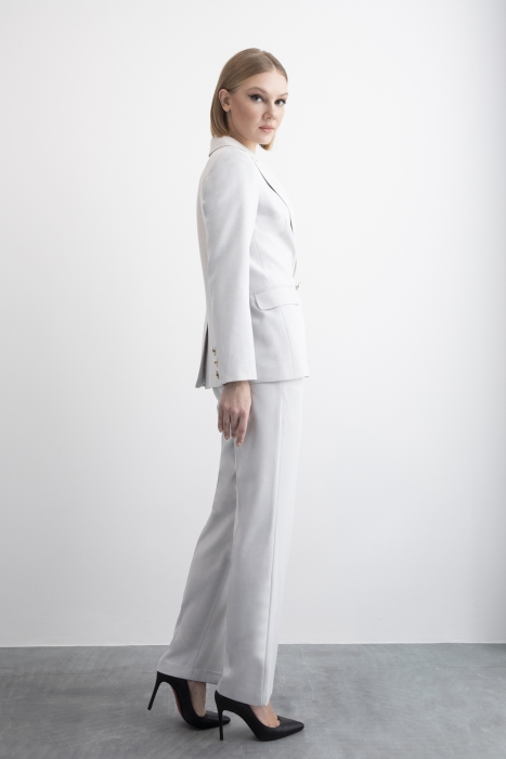 Gizia Beige Suit with Trousers and Double-breasted Closed Jacket. 2