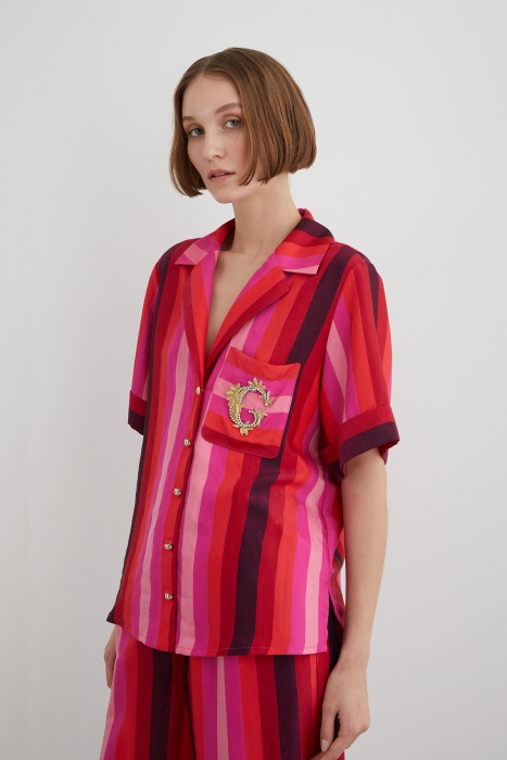 Gizia Striped Fuchsia Shirt With Embroidered Embroidery Detail On The Pocket. 2
