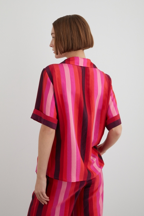 Gizia Striped Fuchsia Shirt With Embroidered Embroidery Detail On The Pocket. 3