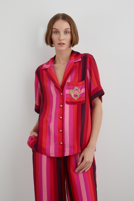 Gizia Striped Fuchsia Shirt With Embroidered Embroidery Detail On The Pocket. 1