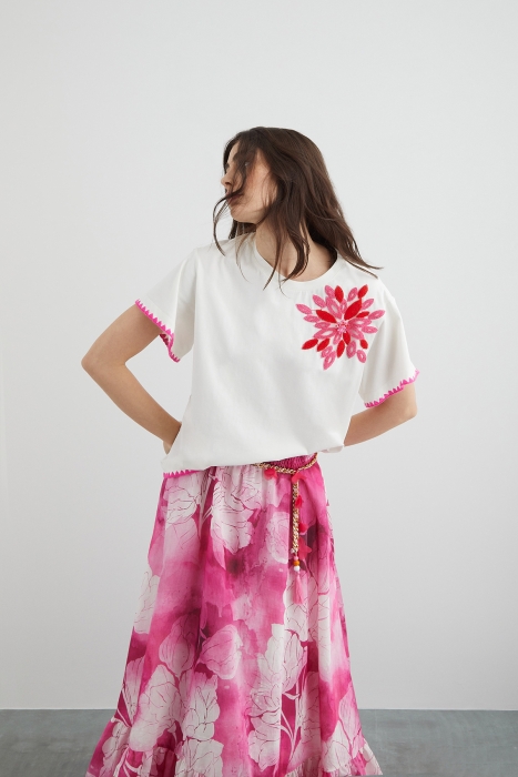 Gizia Ecru T-Shirt with Floral Print. 1