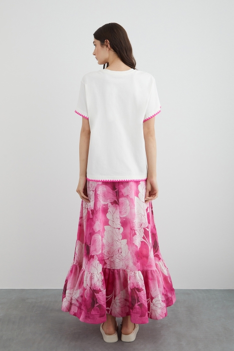 Gizia Ecru T-Shirt with Floral Print. 4