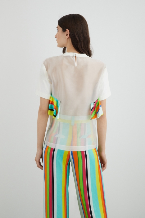 Gizia Embroidered Cotton Ecru Tshirt. 4
