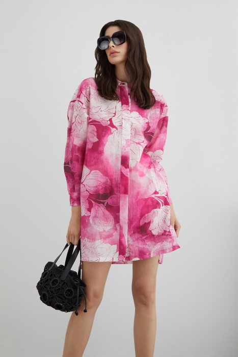 Gizia Pink Shirt With a Long Floral Pattern On The Back. 1