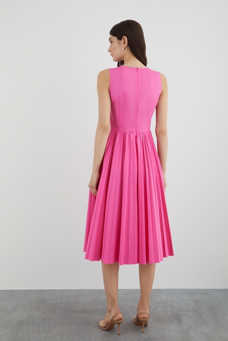 Gizia Front Body Zipper Detail Skirt Pleated Pink Dress. 3