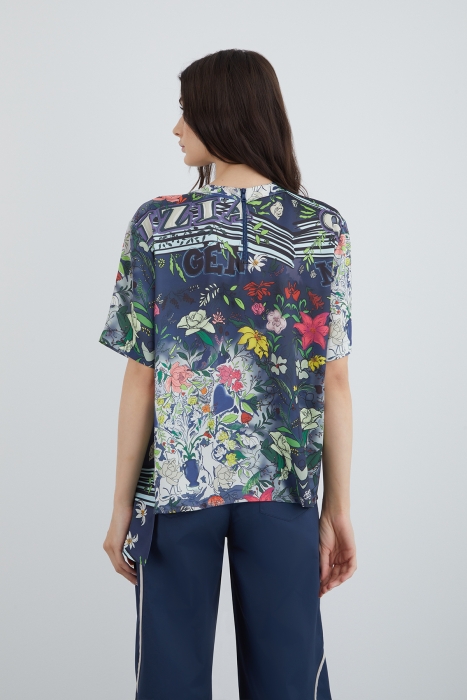 Gizia Asymmetric Short Sleeved T-Shirt With Nape Zipper Detail. 3