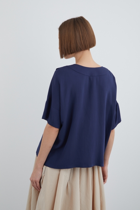 Gizia V-Neck Low Shoulder Embroidered Blouse. 3