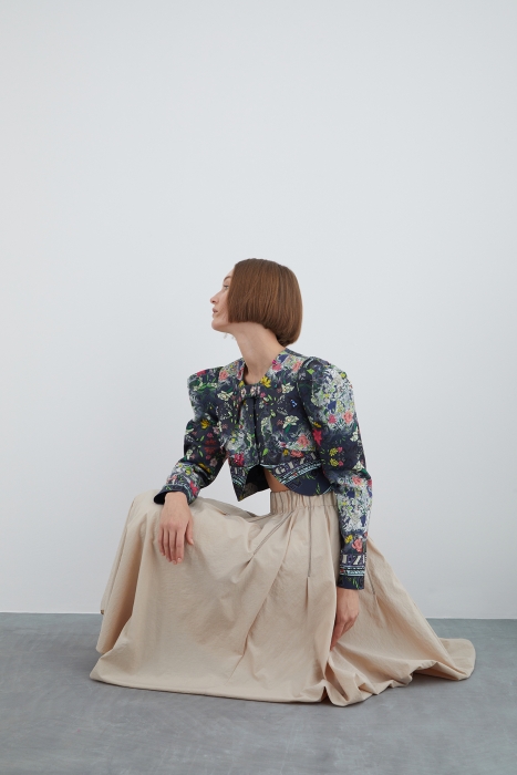Gizia Asymmetric Contrasting Stitch Detailed Skirt With Elastic Waist. 5