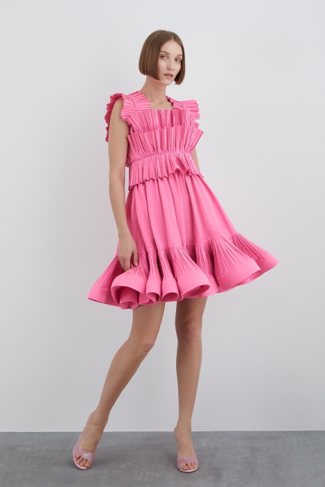 Gizia Pleated Midi Lenght Dress With Embroidered Detail. 2
